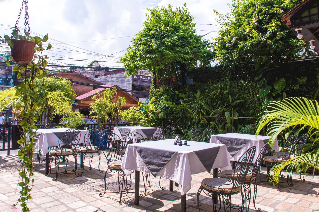 Hotel Meera Pokhara Eksteriør bilde